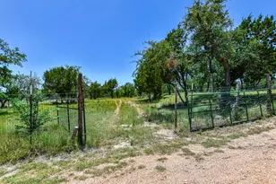 254 Middleton Rd, Spicewood, TX 78669 - Photo 23