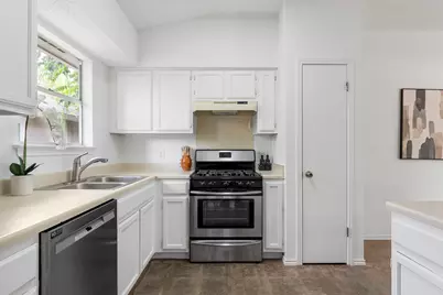 13910 Cambourne Drive, Pflugerville, TX 78660 - Photo 19