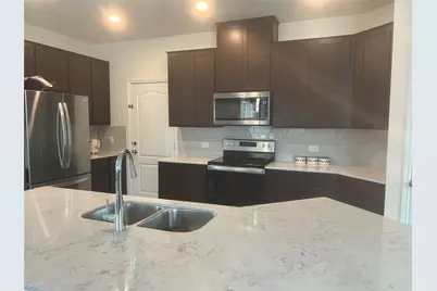 109 Crimson Lane, Kyle, TX 78640 - Photo 5