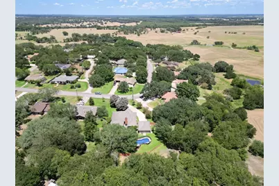 170 Oak Creek Circle, Luling, TX 78648 - Photo 39