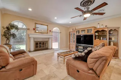 170 Oak Creek Circle, Luling, TX 78648 - Photo 9