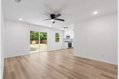 1001 W 17th Street, Georgetown, TX 78626 - Photo 5