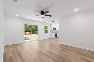 1001 W 17th St, Georgetown, TX 78626 - Photo 5