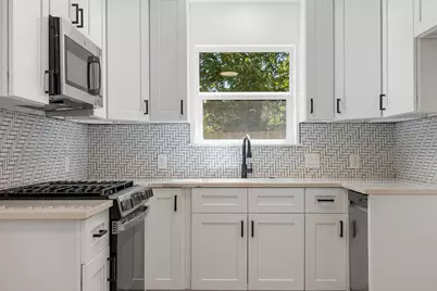 1001 W 17th Street, Georgetown, TX 78626 - Photo 11