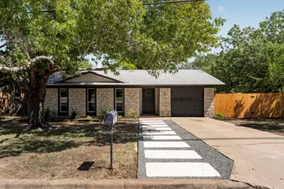 1001 W 17th Street, Georgetown, TX 78626 - Photo 1