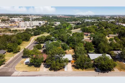 1001 W 17th Street, Georgetown, TX 78626 - Photo 25