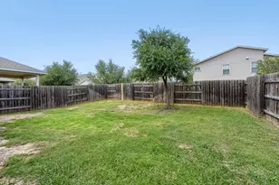 8106 Dampton Ln, Austin, TX 78744 - Photo 27