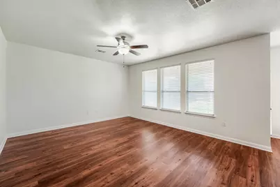 8106 Dampton Lane, Austin, TX 78744 - Photo 7