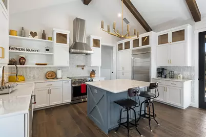 810-2 Kothmann Road, Dripping Springs, TX 78620 - Photo 9