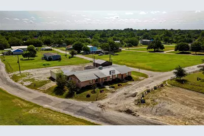 109 E 2nd Street, Rockdale, TX 76567 - Photo 1