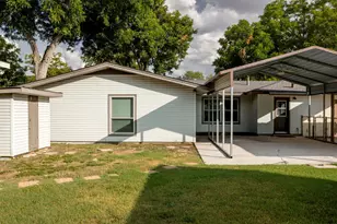 811 Nixon St, Lockhart, TX 78644 - Photo 35