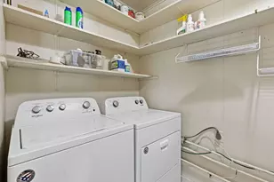 811 Nixon St, Lockhart, TX 78644 - Photo 23