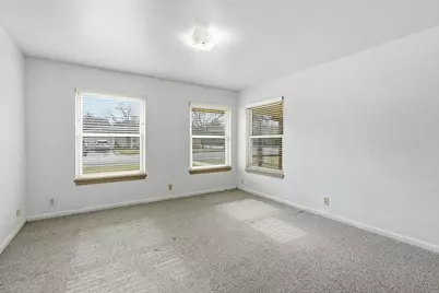811 Nixon Street, Lockhart, TX 78644 - Photo 21