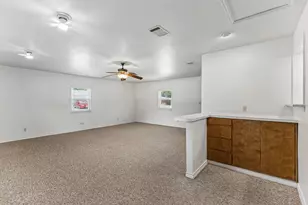 811 Nixon St, Lockhart, TX 78644 - Photo 17