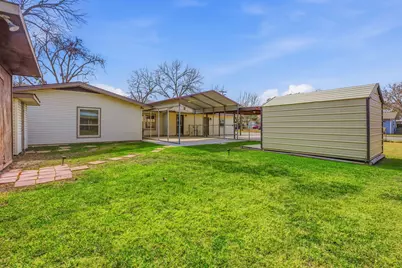 811 Nixon Street, Lockhart, TX 78644 - Photo 27