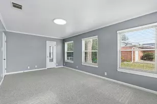 811 Nixon St, Lockhart, TX 78644 - Photo 17