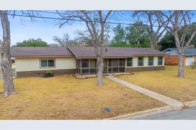 811 Nixon Street, Lockhart, TX 78644 - Photo 31