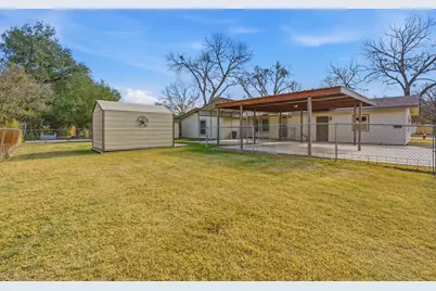 811 Nixon Street, Lockhart, TX 78644 - Photo 29
