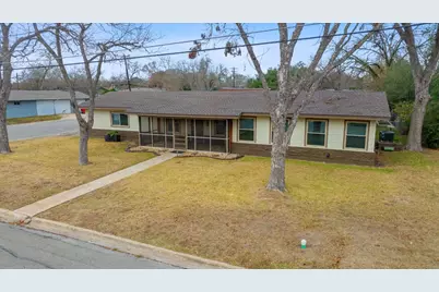 811 Nixon Street, Lockhart, TX 78644 - Photo 35