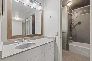 811 Nixon St, Lockhart, TX 78644 - Photo 15