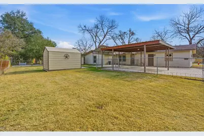811 Nixon Street, Lockhart, TX 78644 - Photo 29