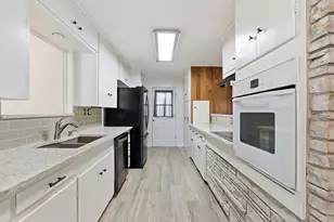 811 Nixon St, Lockhart, TX 78644 - Photo 7