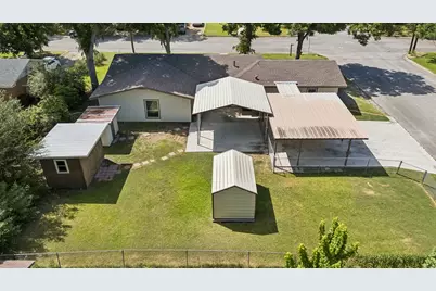 811 Nixon Street, Lockhart, TX 78644 - Photo 31