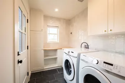 7104 Twin Crest Drive, Austin, TX 78752 - Photo 19