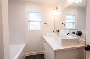 7104 Twin Crest Dr, Austin, TX 78752 - Photo 13