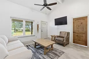 107 Longhorn Dr, Bastrop, TX 78602 - Photo 11