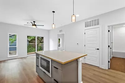 2220 Webberville Road #318, Austin, TX 78702 - Photo 7