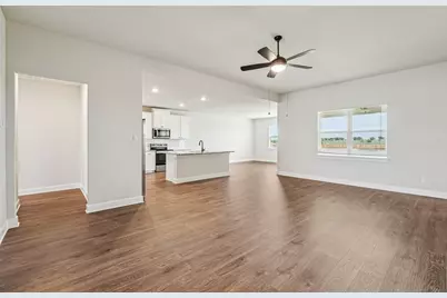517 W Luna Blue Lane, Jarrell, TX 76537 - Photo 3