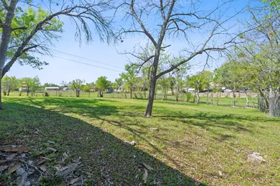 405 E Browning Street, Manor, TX 78653 - Photo 5