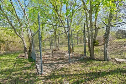 405 E Browning Street, Manor, TX 78653 - Photo 9