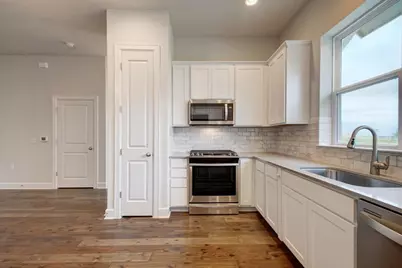 2910 Zach Scott Street, Austin, TX 78723 - Photo 7
