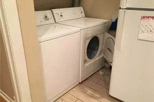 803 E 32nd St, Austin, TX 78705 - Photo 7