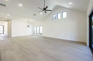 9208 Dingo Dr, Austin, TX 78744 - Photo 5