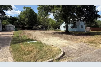 1312 Wallace Street, Taylor, TX 76574 - Photo 3