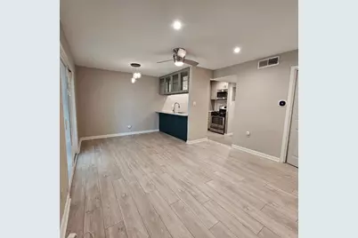 7801 Shoal Creek Boulevard #146, Austin, TX 78757 - Photo 5