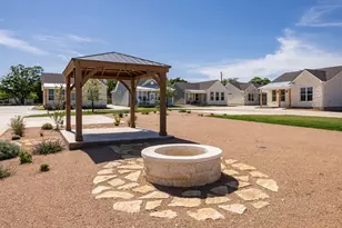 802 S Creek St, Fredericksburg, TX 78624 - Photo 19