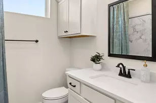 802 S Creek St, Fredericksburg, TX 78624 - Photo 15