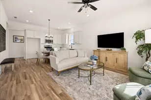 802 S Creek St, Fredericksburg, TX 78624 - Photo 3