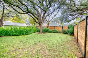 1408 W Dry St, San Saba, TX 76877 - Photo 33