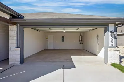 5000 Hazelnut Lane, Del Valle, TX 78617 - Photo 3