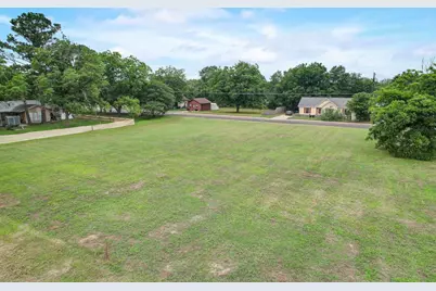 2105 Pecan Street, Bastrop, TX 78602 - Photo 1