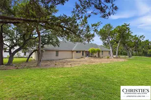 8901 Grandview Dr, Jonestown, TX 78645 - Photo 5