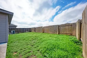 132 Maywood Ln, Jarrell, TX 76537 - Photo 21