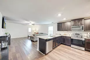 132 Maywood Ln, Jarrell, TX 76537 - Photo 5