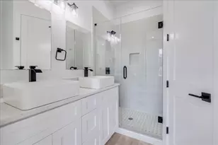 126 Lourdes Ct, Dripping Springs, TX 78620 - Photo 15