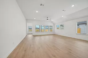 112 Melrose St, Hutto, TX 78634 - Photo 5
